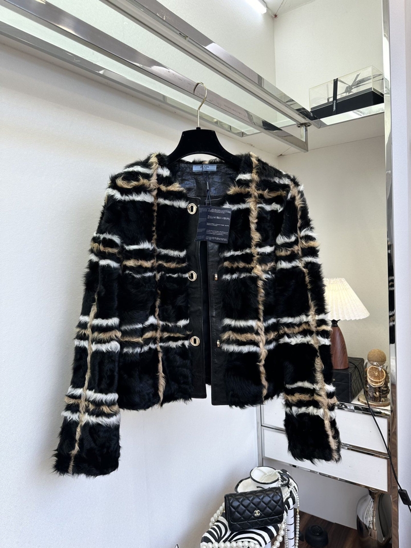 Pra*a outwear